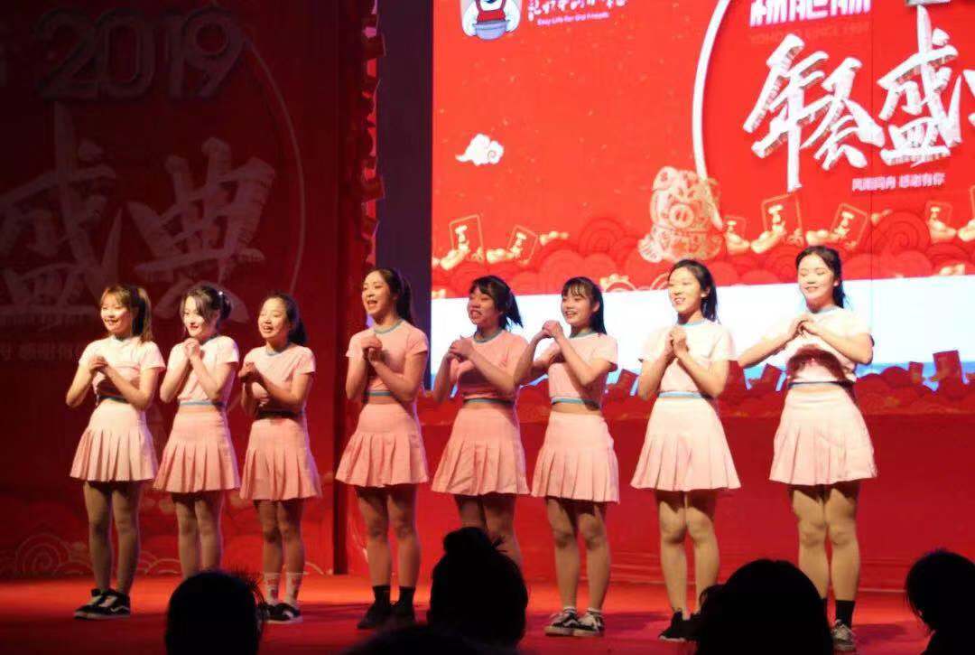 点击新窗口打开大图