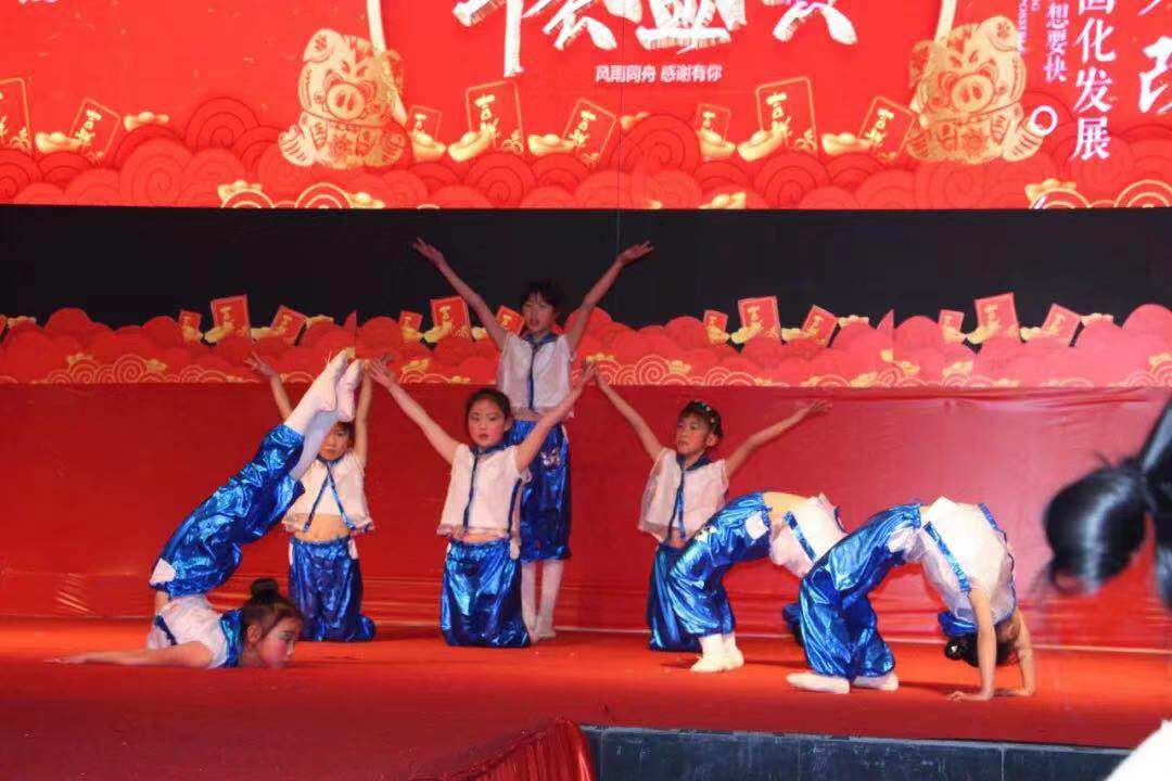 点击新窗口打开大图