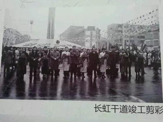 点击新窗口打开大图