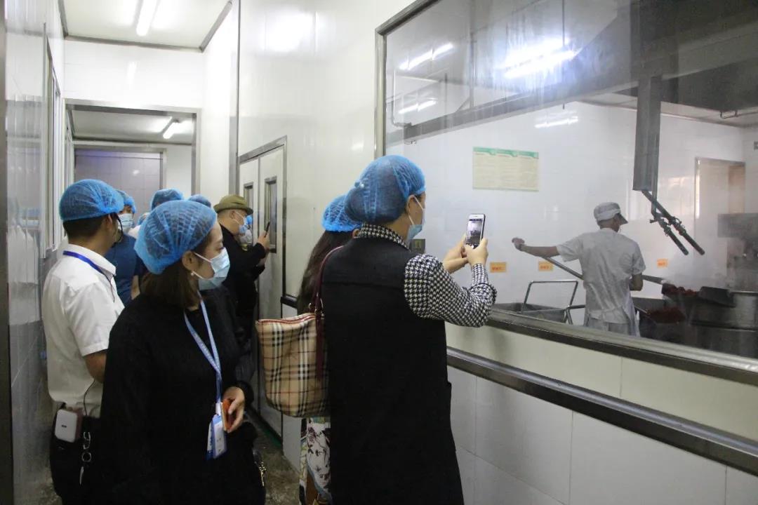 点击新窗口打开大图